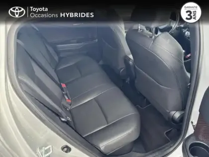 Photo 6 Toyota C-HR  122h Distinctive 2WD E-CVT RC18