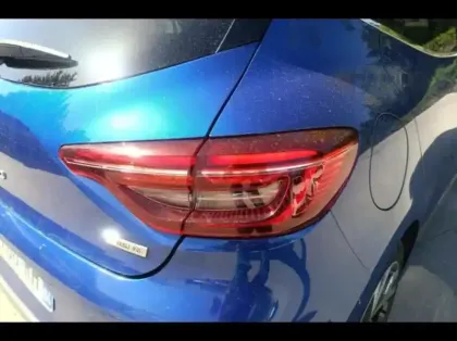 Photo 13 Renault Clio  1.6 E-Tech hybride 140ch RS Line -21N