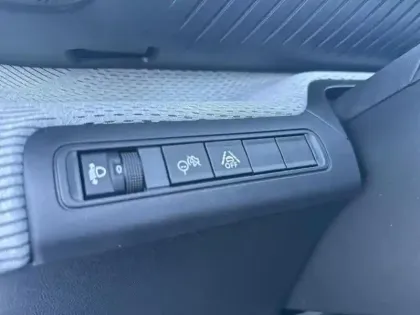 Photo 11 Citroën C3 Aircross  1.2 Hybride 145ch MAX e-DCS6 7 places