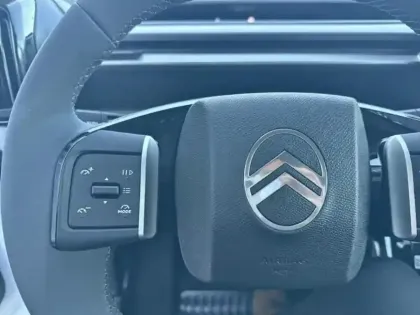 Photo 12 Citroën C3 Aircross  1.2 Hybride 145ch MAX e-DCS6 7 places