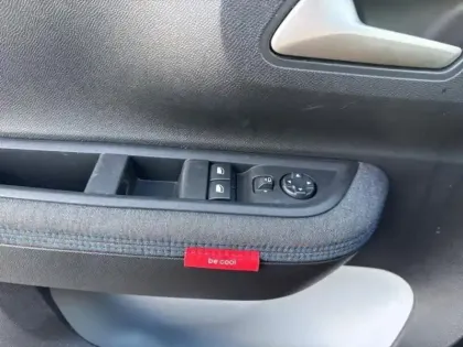 Photo 10 Citroën C3  1.2 Hybride 110ch PLUS e-DCS6