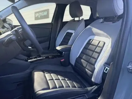 Photo 8 Citroën C4  1.2 Hybride 145ch MAX e-DCS6