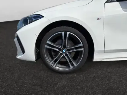 Photo 13 BMW Serie 1 Série 1 116iA 109ch M Sport DKG7