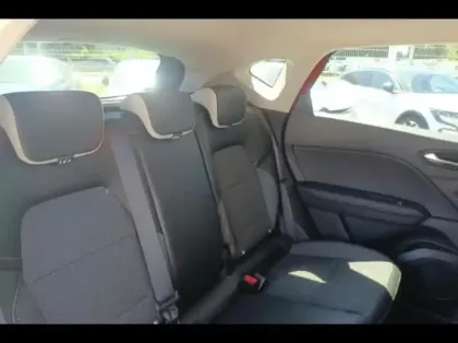 Photo 10 Renault Captur  1.6 E-Tech hybride 145ch Techno