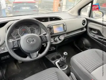 Photo 14 Toyota Yaris  110 VVT-i France Connect 5p MY19