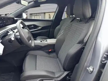 Photo 9 Peugeot 5008  Hybrid 145ch Allure e-DCS6