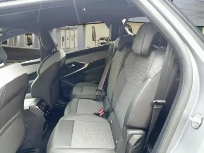 Photo 10 Peugeot 5008  Hybrid 145ch Allure e-DCS6