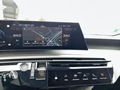 Photo 13 Peugeot 5008  Hybrid 145ch Allure e-DCS6