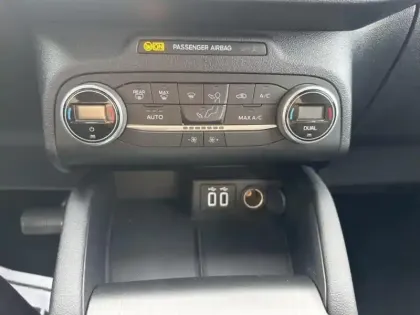 Photo 18 Ford Kuga  2.5 Duratec 190ch FHEV E85 Titanium BVA