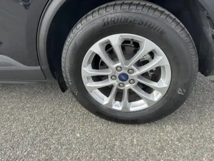 Photo 11 Ford Kuga  2.5 Duratec 190ch FHEV E85 Titanium BVA