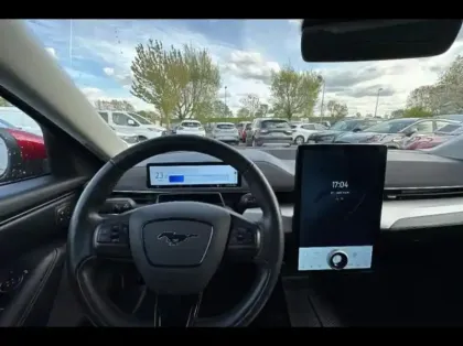 Photo 8 Ford Mustang  Mach-E 294ch Extended Range 99kWh 7cv