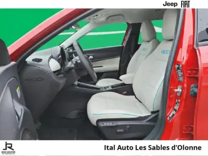 Photo 8 Fiat 600  1.2 Hybrid 100ch La Prima DCT6