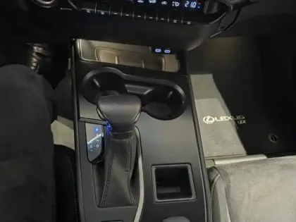 Photo 9 Lexus UX Gén. I Ph1 MC Pack 5