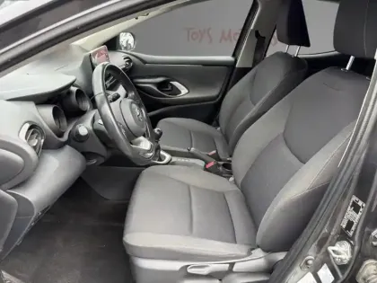 Photo 11 Toyota Yaris 120 VVT-i Design