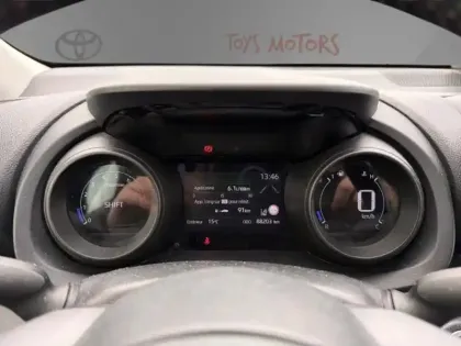 Photo 15 Toyota Yaris 120 VVT-i Design