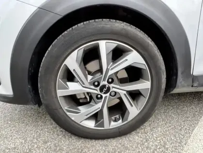 Photo 7 Kia Stonic 1.0 T-GDi 120 ch MHEV iBVM6 GT Line