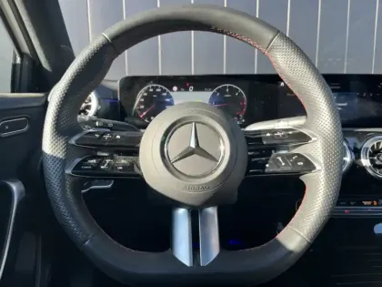 Photo 24 Mercedes Classe A 180 d AMG Line