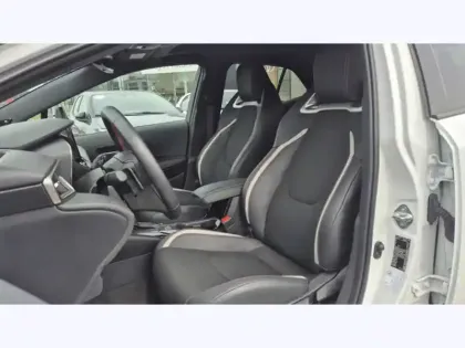 Photo 10 Toyota Corolla Hybride 2.0L 178 GR Sport