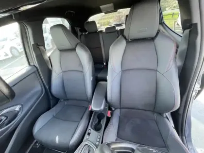 Photo 14 Toyota Yaris Hybride 130h GR SPORT