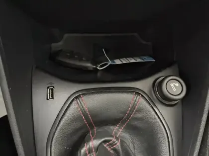 Photo 21 Ford Fiesta Gén. V Ph1 Evo ST-Line 5