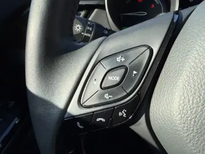 Photo 15 Toyota C-HR 1.8 Hybride 122 Design