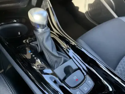 Photo 19 Toyota C-HR 1.8 Hybride 122 Design