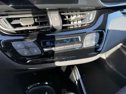 Photo 28 Toyota C-HR 1.8 Hybride 122 Design