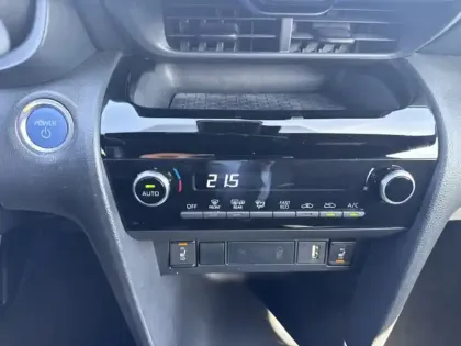 Photo 20 Toyota Yaris Hybride 116h Design pack