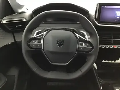 Photo 17 Peugeot 208 Nouvelle Hybrid 136 e-DCS6 Allure