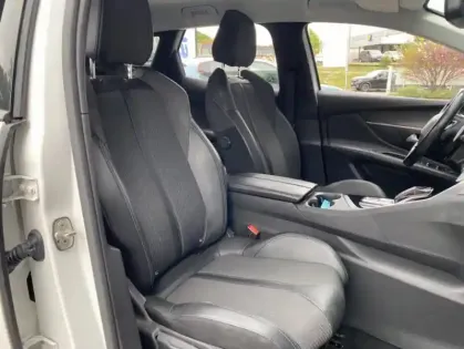 Photo 25 Peugeot 3008 II PureTech 130 S&S EAT8 Allure