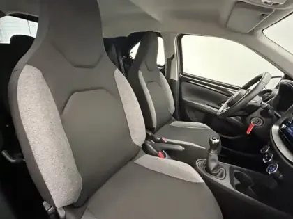 Photo 16 Toyota Aygo Gén. I Ph1 Dynamic 5