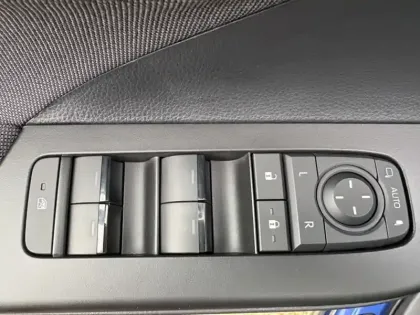 Photo 11 Toyota C-HR Gén. II Ph1 Graphic 5