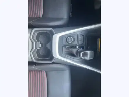 Photo 21 Toyota Rav4 Gén. V Ph1 Design Business 5