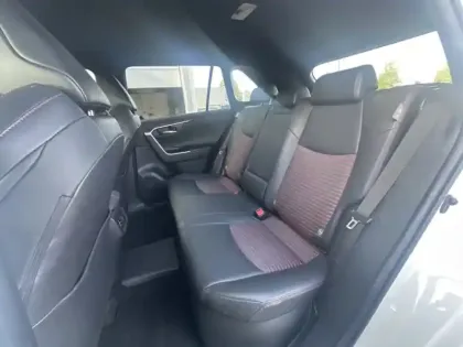 Photo 12 Toyota Rav4 Gén. V Ph1 Design Business 5