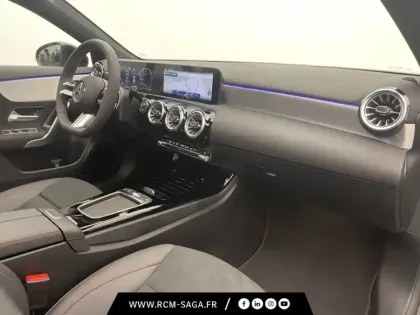 Photo 21 Mercedes Classe A 200 d AMG Line