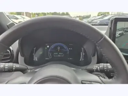 Photo 13 Toyota Yaris Hybride 1.5 HYBRID 130H DESIGN