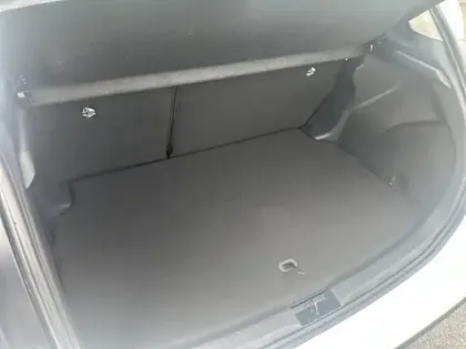 Photo 18 Toyota Yaris Hybride 116h Dynamic