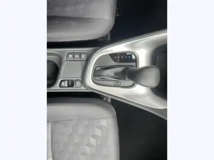 Photo 10 Toyota Yaris Hybride 116h Dynamic