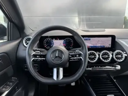 Photo 22 Mercedes GLA 180 AMG Line