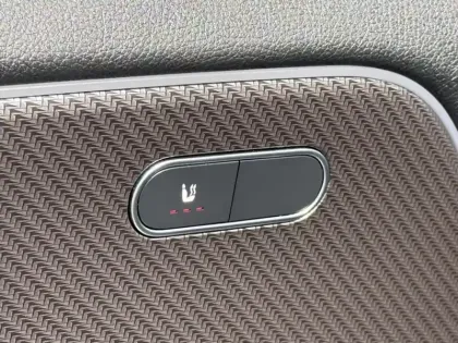 Photo 14 Mercedes GLA 180 AMG Line