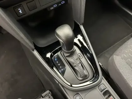 Photo 12 Toyota Yaris Hybride 1.5 HYBRID 130H DESIGN / PACK CARGO