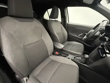 Photo 23 Toyota Yaris Hybride 1.5 HYBRID 130H DESIGN Cargo