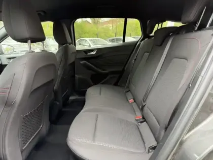 Photo 13 Ford Focus Break ST-Line 2.0 150 ch