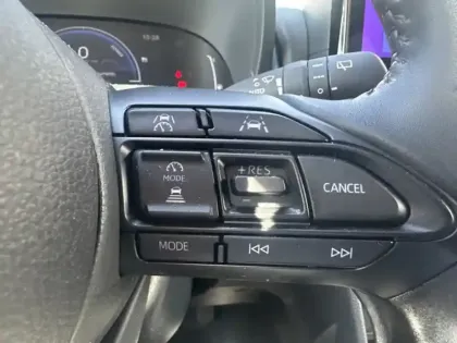 Photo 16 Toyota Yaris Hybride 130h design