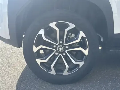 Photo 8 Toyota Yaris Hybride 130h design