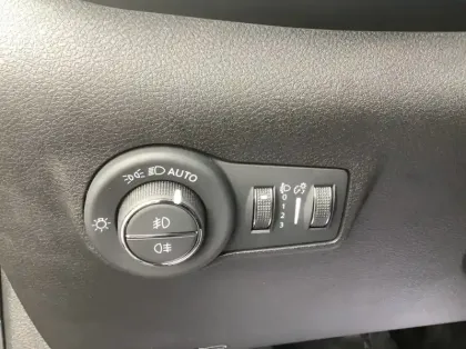 Photo 26 Jeep Compass 1.5 Turbo T4 130 ch BVR7 e-Hybrid Altitude