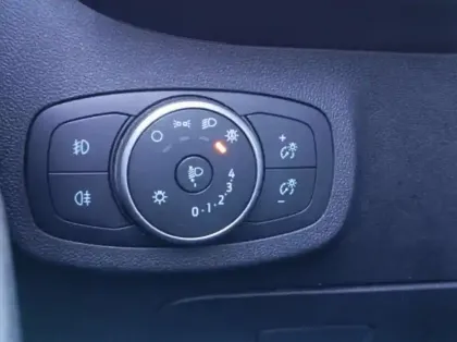 Photo 18 Ford Fiesta 1.0 EcoBoost 100ch Stop&Start Titanium 5p Euro6.2