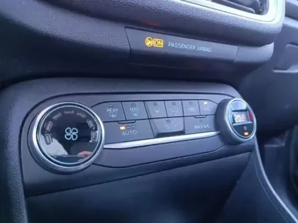 Photo 11 Ford Fiesta 1.0 EcoBoost 100ch Stop&Start Titanium 5p Euro6.2