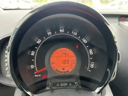 Photo 20 Toyota Aygo Gén. II Ph2 x-play 3