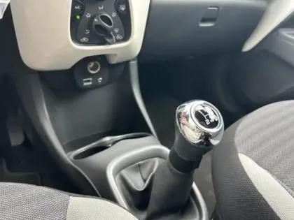 Photo 13 Toyota Aygo Gén. II Ph2 x-play 3